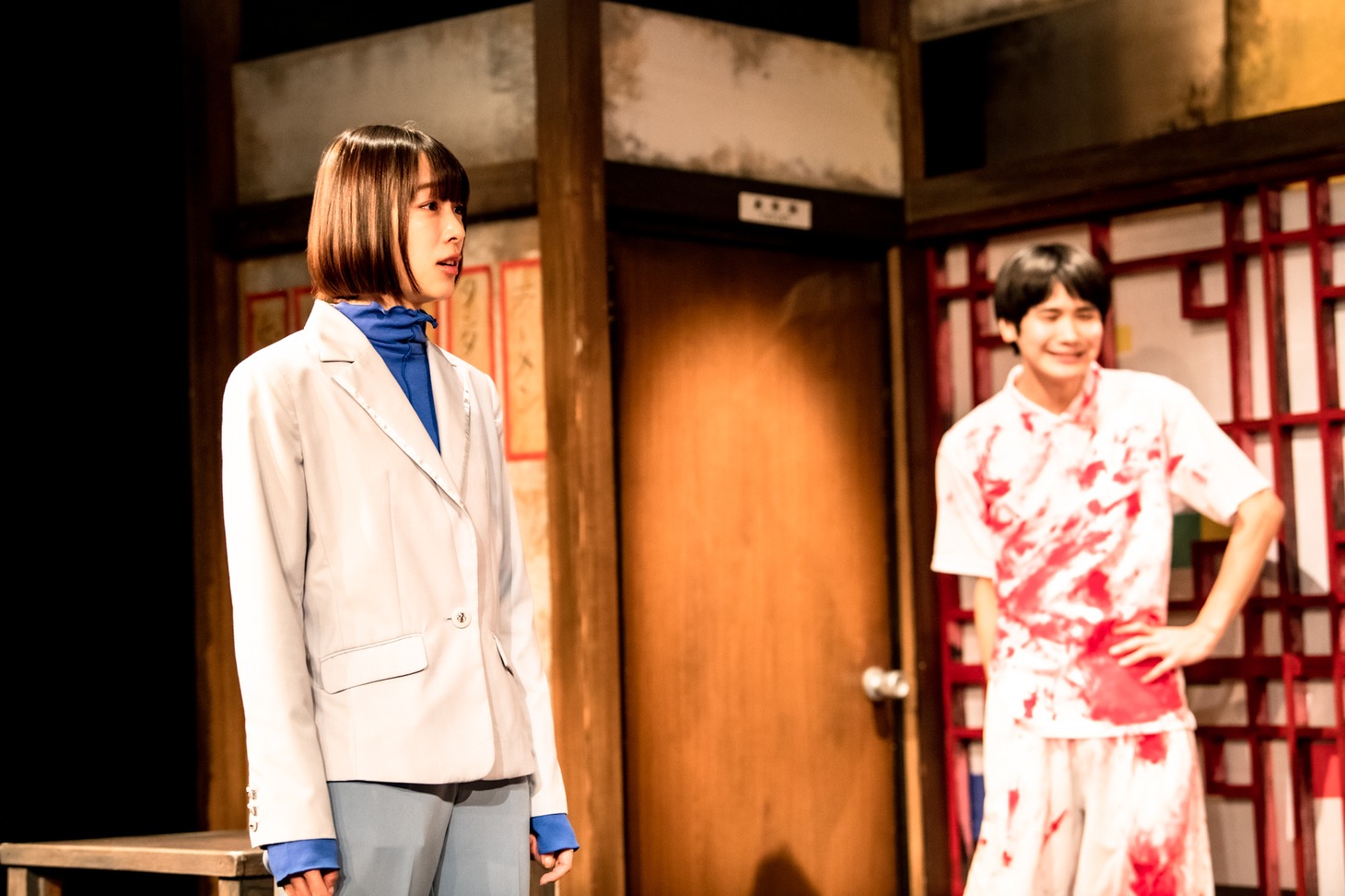 コンプソンズ #10「われらの狂気を生き延びる道を教えてください」より。（撮影：塚田史香）