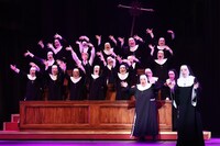 ミュージカル「天使にラブ・ソングを～シスター・アクト～」より。（写真提供：東宝演劇部）