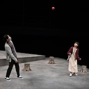 “リアルタイムな緊張と不安”を表現、KAAT×城山羊の会「温暖化の秋」開幕