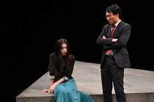 KAAT×城山羊の会「温暖化の秋 -hot autumn-」より。（撮影：益永葉）