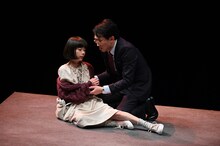 KAAT×城山羊の会「温暖化の秋 -hot autumn-」より。（撮影：益永葉）