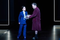 新国立劇場 開場25周年記念公演「ボリス・ゴドゥノフ」より。（撮影：堀田力丸、提供：新国立劇場）