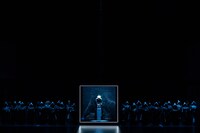 新国立劇場 開場25周年記念公演「ボリス・ゴドゥノフ」より。（撮影：堀田力丸、提供：新国立劇場）