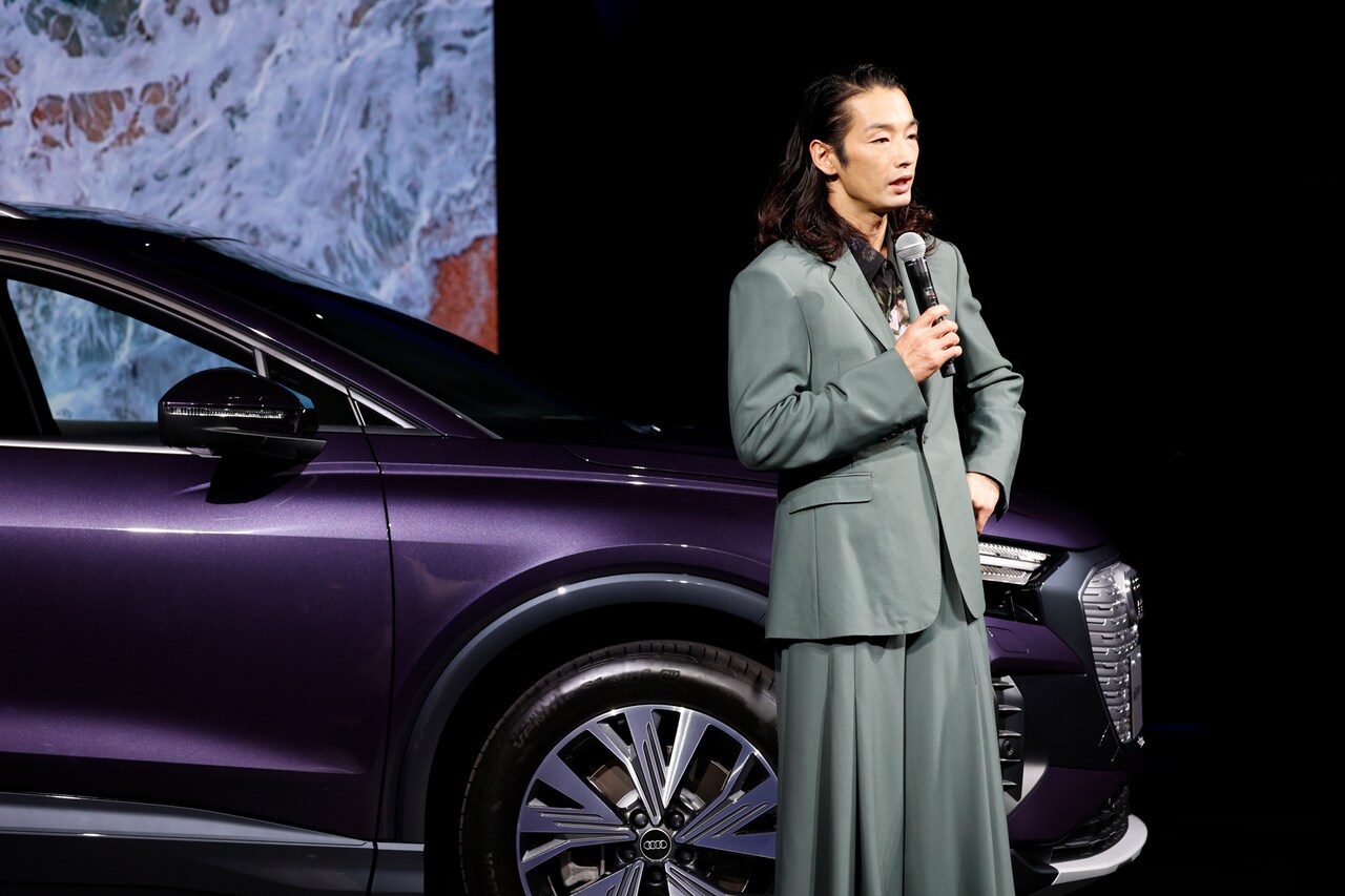 “出会い”がサステイナビリティ、森山未來がAudi Q4 e-tron試乗し人生観を語る