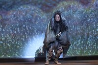 「舞台『日本昔ばなし』貧乏神と福の神～つるの恩返し～」より。