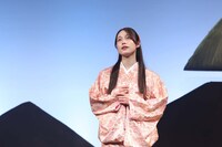 「舞台『日本昔ばなし』貧乏神と福の神～つるの恩返し～」より。