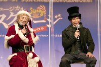 左から市村正親、武田真治。