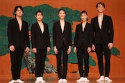 K-BALLET Opto「プラスチック」制作発表会より、左から山本雅也、小林美奈、日高世菜、飯島望未、ジュリアン・マッケイ。