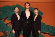 K-BALLET Opto「プラスチック」制作発表会より、左から日高世菜、ジュリアン・マッケイ、飯島望未。
