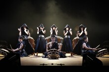 「鼓童ワン・アース・ツアー2022～ミチカケ」より。（撮影：岡本隆史）