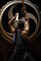 「鼓童ワン・アース・ツアー2022～ミチカケ」より。（撮影：岡本隆史）