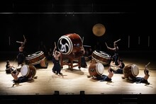 「鼓童ワン・アース・ツアー2022～ミチカケ」より。（撮影：岡本隆史）