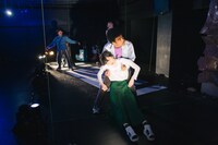 2021年に上演された「ぼんやりブルース」より。(c)コムラマイ