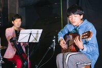 2021年に上演された「ぼんやりブルース」より。(c)コムラマイ