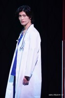 ミュージカル「東京ラブストーリー」より。（撮影：田中亜紀）