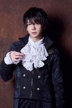 上仁樹扮するダグラス。