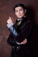 足立英昭扮するオルデンバルネフェルト。