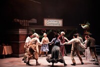 劇団昴公演「クリスマス・キャロル」より。