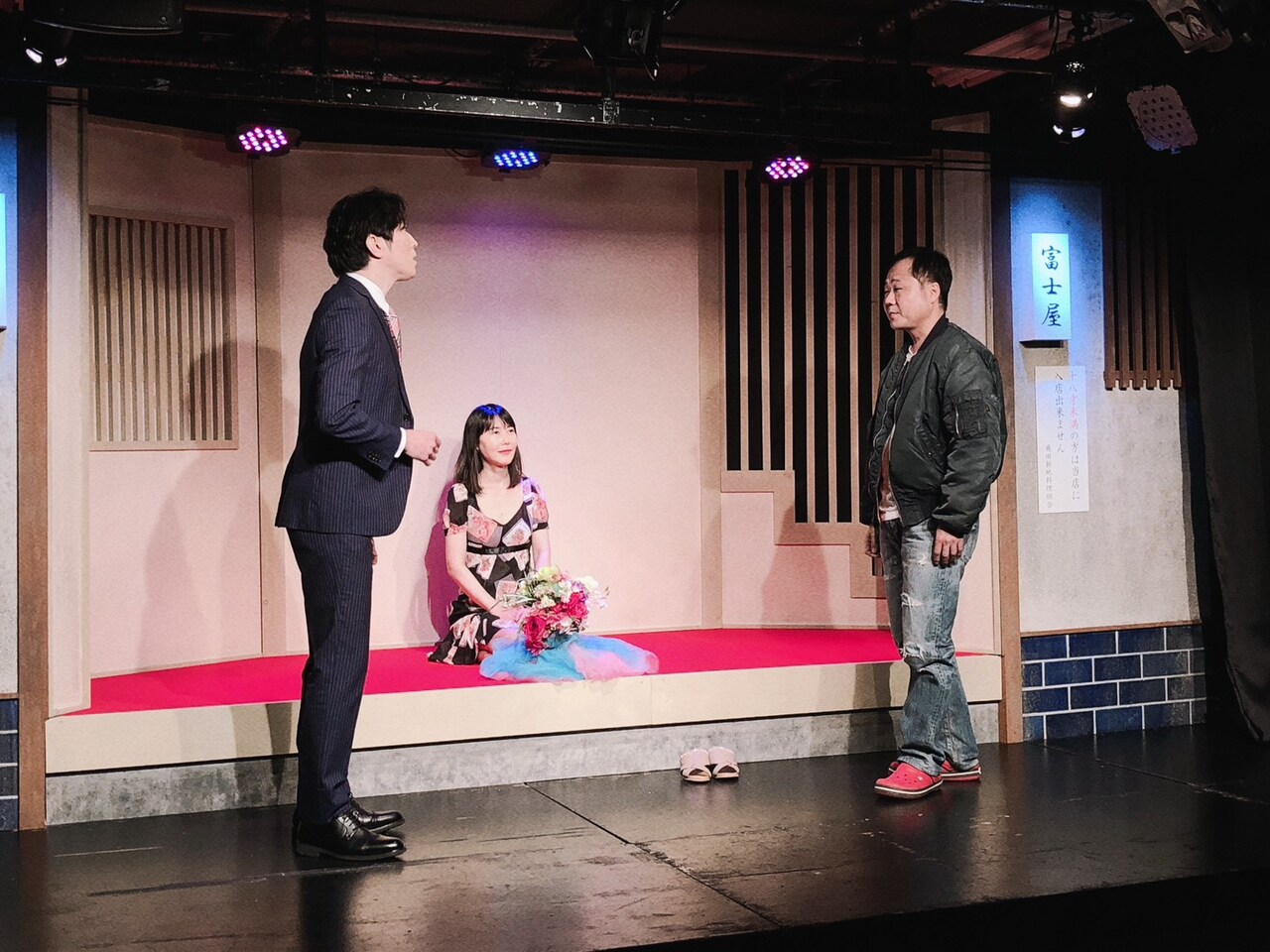 飛田新地を内側から描く、製作委員会「メイン通りの妖怪」開幕