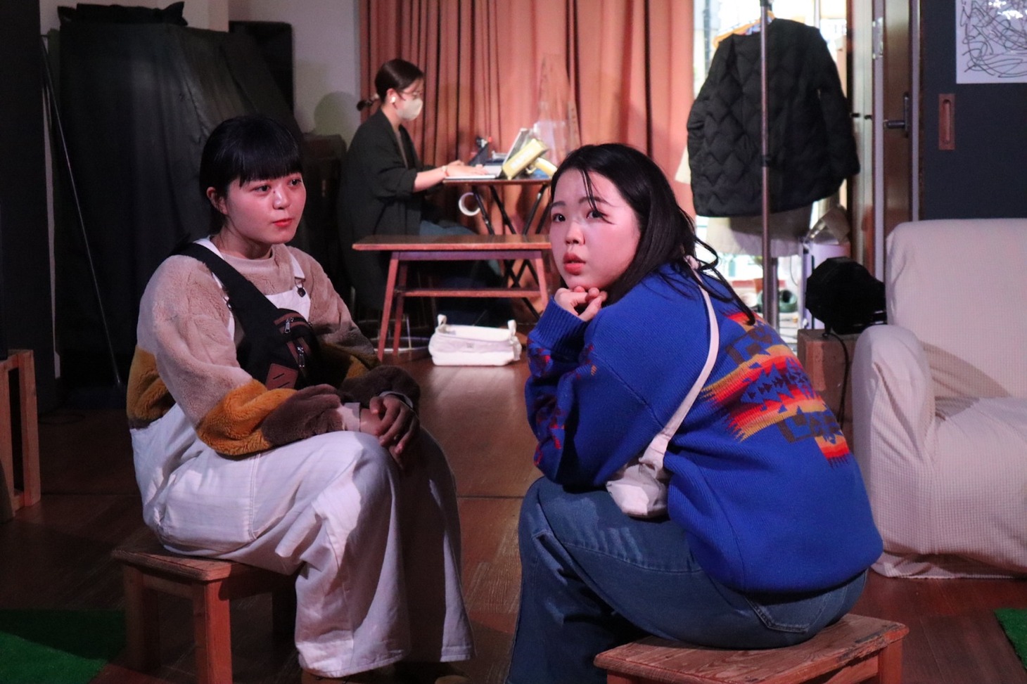 演劇ユニットにもじ 第2回公演「こうさてん」より。（撮影：伊東あおい）