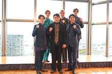 前列左からウエンツ瑛士、山本耕史、海宝直人。後列左から立石俊樹、松下優也、廣瀬友祐。