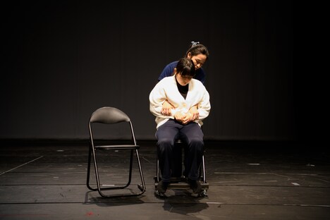 「Pamilya」より。（撮影：富永亜紀子）