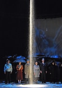 パルコ・プロデュース2022「幽霊はここにいる」より。