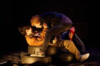 GORCH BROTHERS2.1「MUDLARKS-マッドラークス-」より。（撮影：サギサカユウマ）