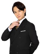 明智光秀役の平野良。