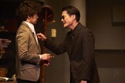 とくお組 第27回公演「スナイパーズ」より。（撮影：山崎伸康）