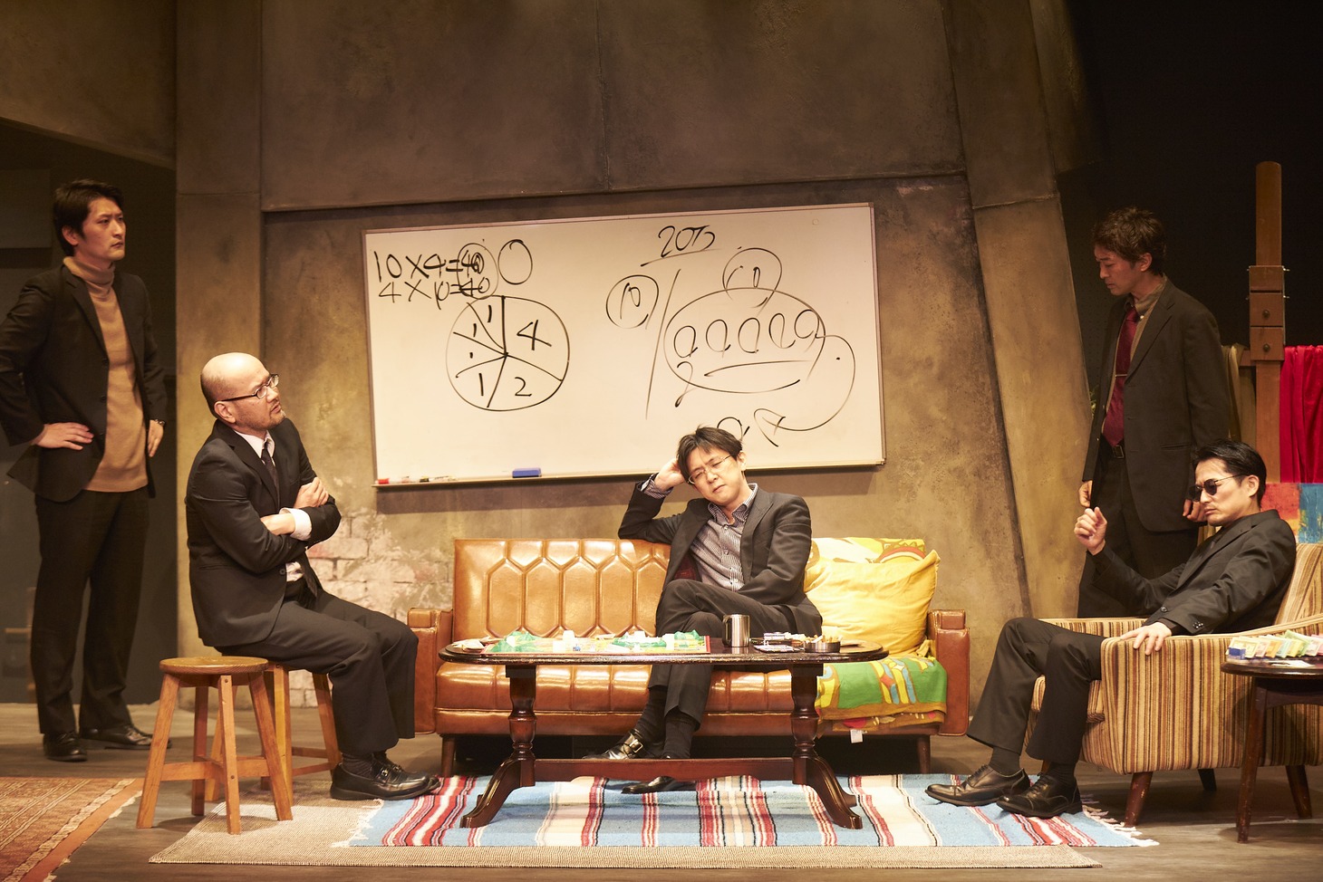 とくお組 第27回公演「スナイパーズ」より。（撮影：山崎伸康）