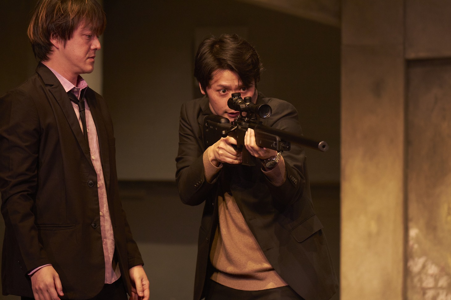 とくお組 第27回公演「スナイパーズ」より。（撮影：山崎伸康）