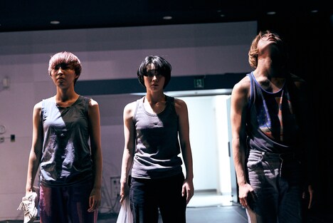 浅川奏瑛「帰り道をなくして、この足」より。