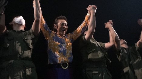 市村正親（中央）(c)MBS