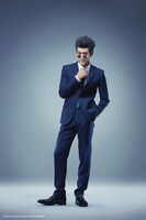 近藤頌利扮するレオリオ。