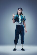 上田堪大扮するイルミ。