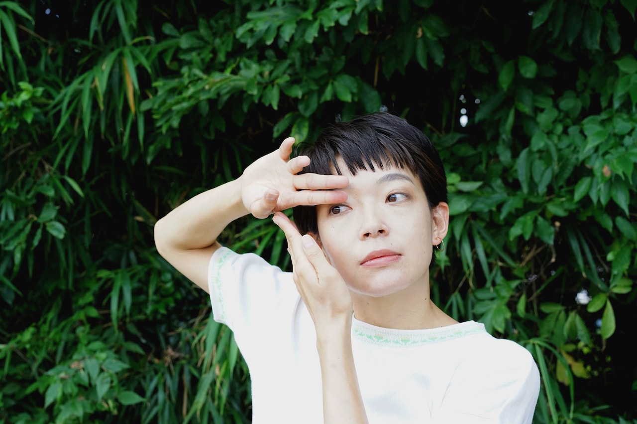 横山彰乃と身体中の関節をほぐすウォーミングアップ