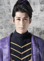 鐘ヶ江洸扮する明智光秀。