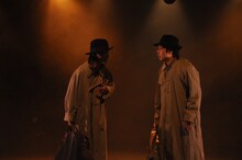 旗揚げ百周年記念公演 其のよん 中野坂上デーモンズ 第23回「十三月の混沌」より。（撮影：柴田鷹雄）