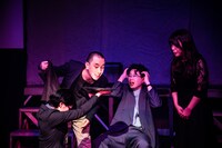 劇団「地蔵中毒」第十六回公演 無教訓意味なし演劇 vol.16「つちふまず返却観音 2022～テトラポッドの着払い～」より。（撮影：塚田史香）