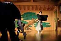 TikTok LIVE「TikTokで使える能狂言の”秘密”のあれこれ！with 野村萬斎さん」収録の様子。