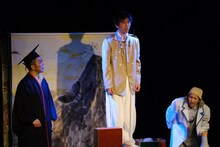 飛ぶ劇場「Q稿、猫のカツカザン事務所」より。（撮影：工藤頌子）