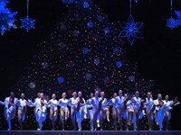 「ブロードウェイ クリスマス・ワンダーランド」より。（Photo by Tomoko Hidaki）