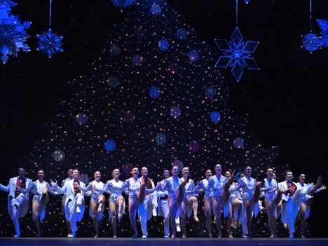 「ブロードウェイ クリスマス・ワンダーランド」より。（Photo by Tomoko Hidaki）