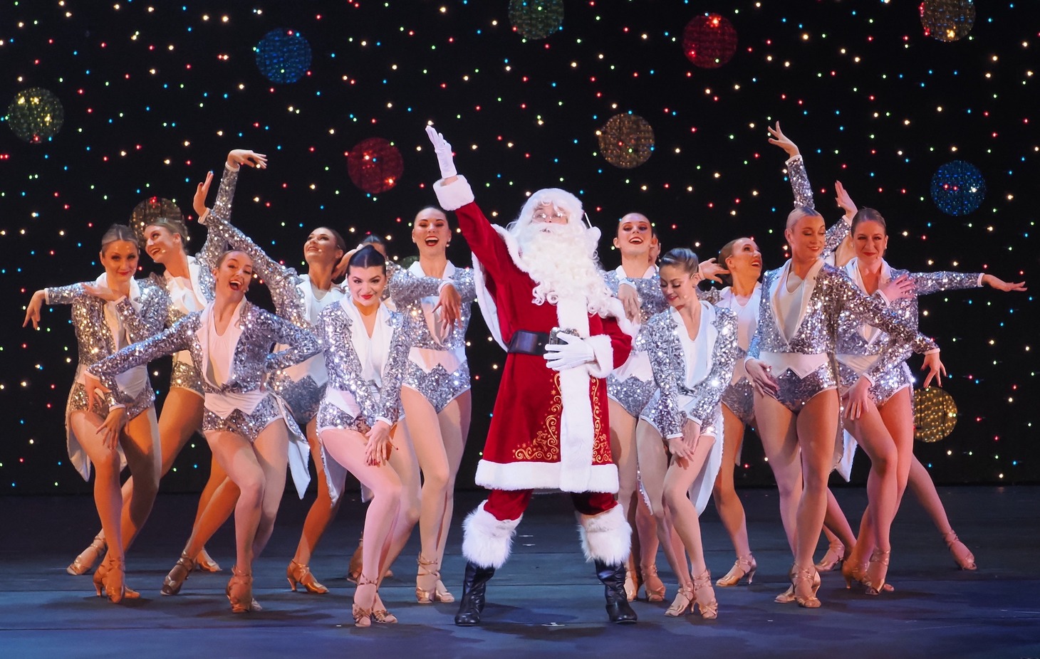「ブロードウェイ クリスマス・ワンダーランド」より。（Photo by Tomoko Hidaki）