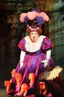 ミュージカル「レ・ミゼラブル」2021年上演版より、森公美子演じるマダム・テナルディエ。