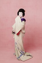 中村七之助扮する十六夜。（撮影：永石勝）