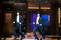 「ミュージカル『ダブル・トラブル』（A Musical Tour de Farce）=2022-23冬=」Team Eより。（撮影：岡千里）