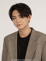 オランダ役の磯野亨。