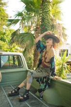 紅ゆずる写真集「悪い女 A BAD WOMAN」より。